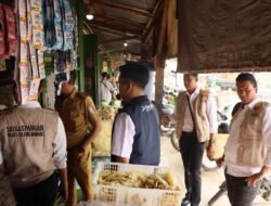 Jelang Nataru, Satgas Pangan Polres Tulang Bawang Gelar Operasi Pasar Cek Ketersediaan Bapokting