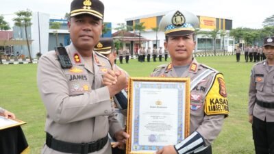 Kapolres Tulang Bawang Berikan Reward Kepada 38 Personel Berprestasi, Berikut Daftar Namanya
